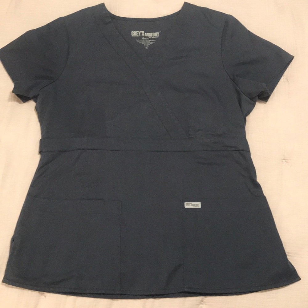 Scrub top